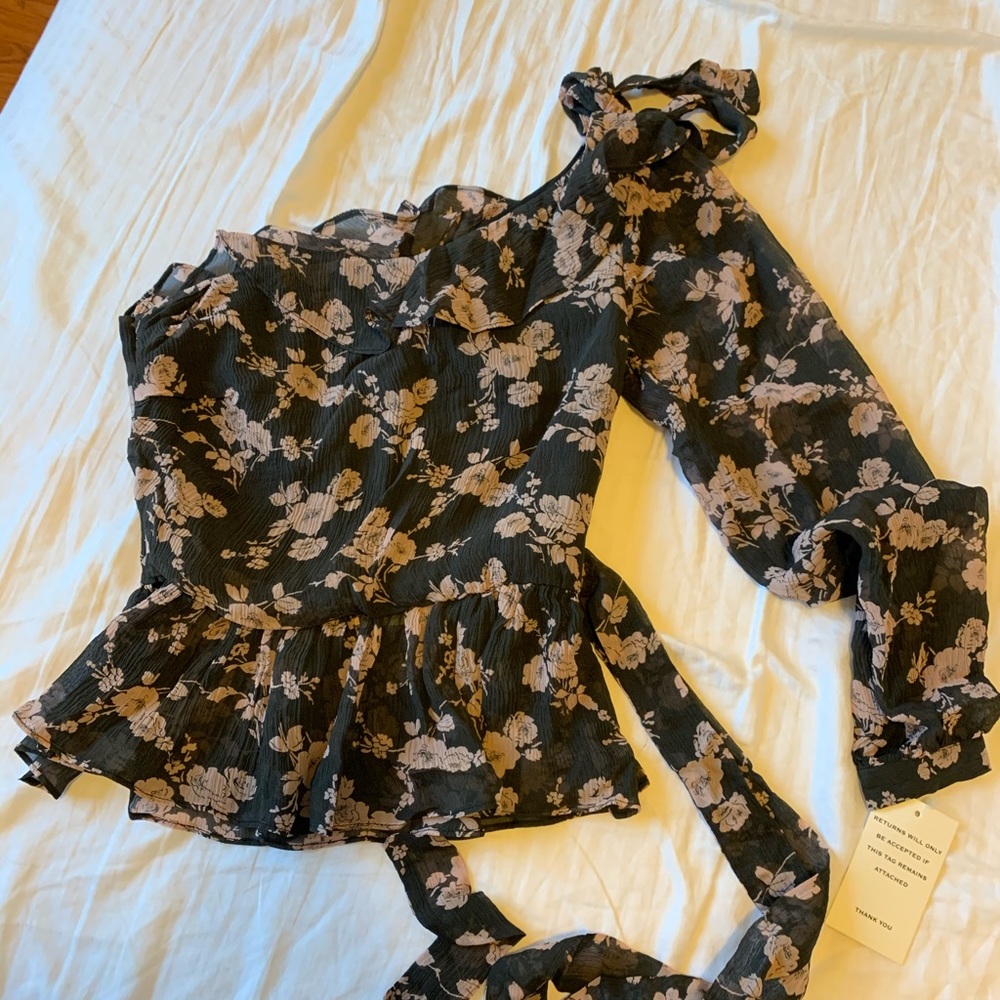 For love and lemons one shoulder top size XS NWT